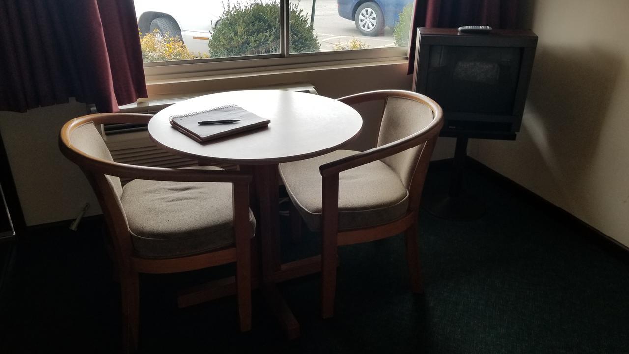 Corning Gatehouse Motel Экстерьер фото